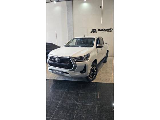TOYOTA HILUX 2.8 D-4D TURBO DIESEL CD SRX 4X4 AUTOMÁTICO TOYOTA HILUX 2.8 D-4D TURBO DIESEL CD SRX 4X4 AUTOMÁTICO